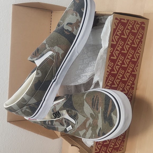 NWB Vans Mens 13 Classic Slip On Washed Camo Shoes - Picture 2 of 8